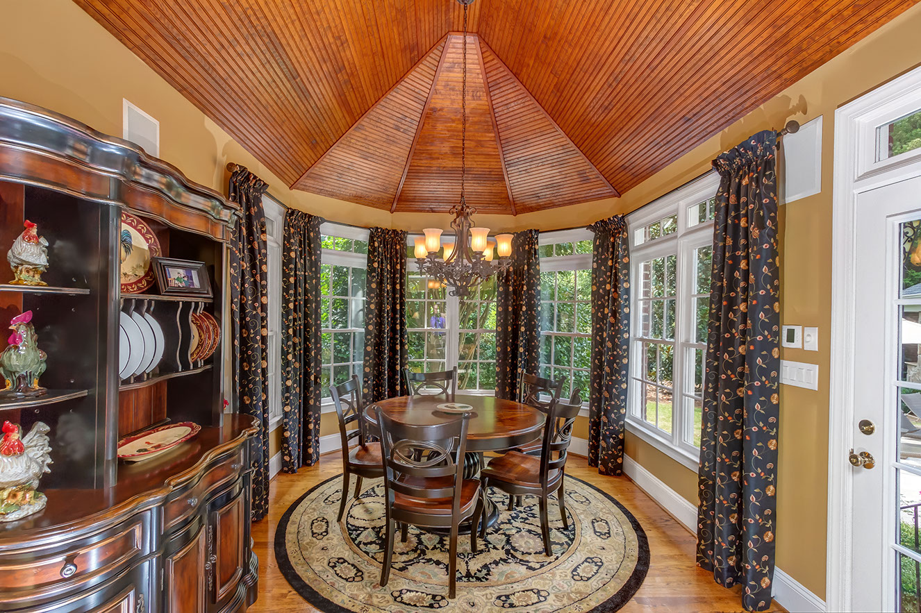 Residential interior photography by Jesse Samples Allen Tate Realtors